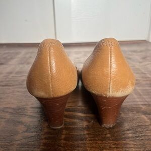 Tory Burch size 9 Wedges